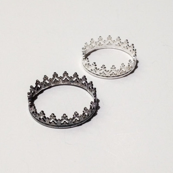 Black crown ring shop
