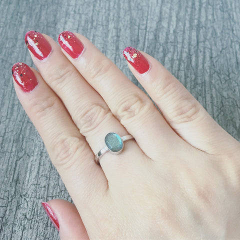 Sterling Silver oval Labradorite Ring